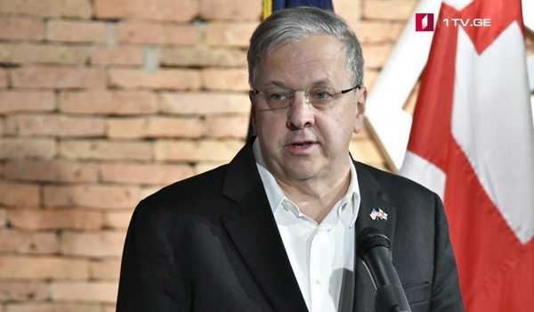 იან კელი - "როგორ შეუძლია საქართველოს პრეზიდენტს კავკასიაში რუსული ოკუპაციის დამტკიცების მილოცვა?"