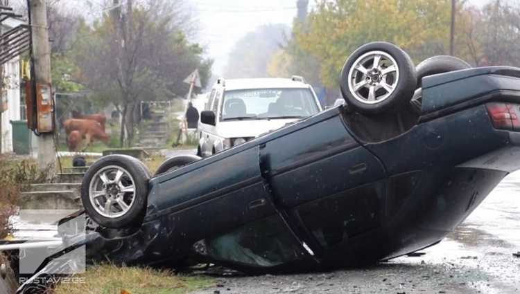 ლაგოდეხში სუძუკი ოპელს დაეჯახა - 3 ადამიანი დაშავდა