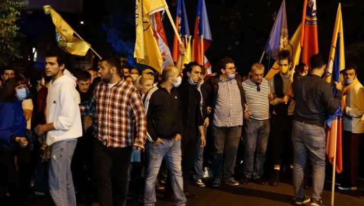 აქცია ივანიშვილის რეზიდენციას მიადგა