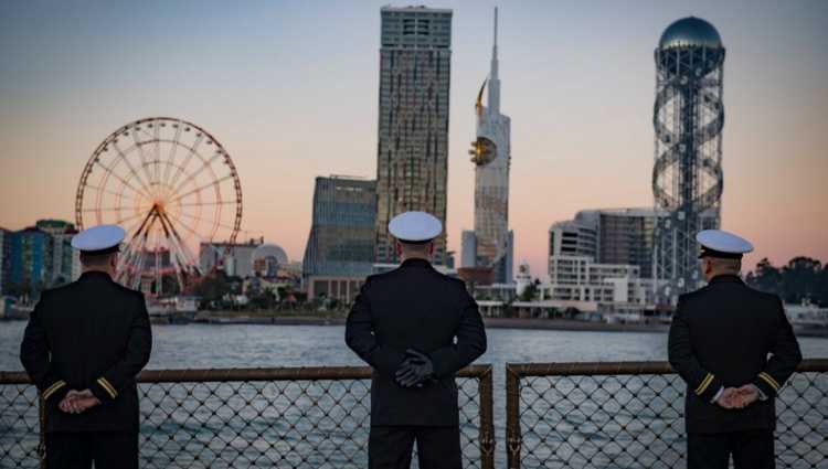 ამერიკული სამხედრო ხომალდი "დონალდ კუკი" შავ ზღვაში შემოვიდა