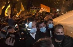 ბათუმში აქციის მონაწილეებმა კარავი გაშალეს და კასრებში ცეცხლი დაანთეს