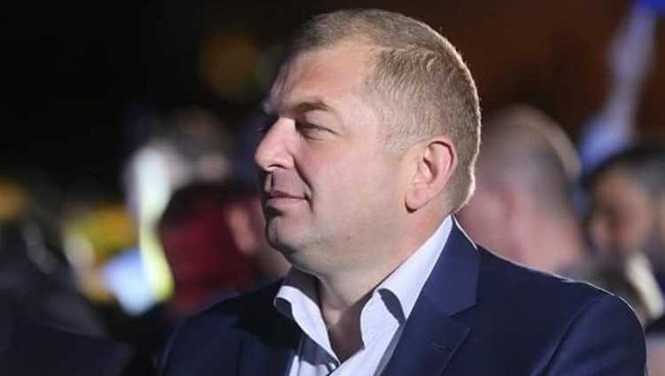 ხაშურის მერი გურასპაშვილი "ოცნების" კანდიდატმა დუგლაძემ ცემა