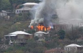 ქუთაისში სახლს ცეცხლი გაუჩნდა