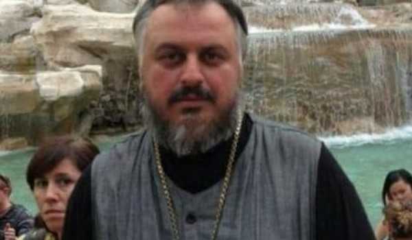 დეკანოზ ბასილ კვირჩილაძეს მღვდელმოქმედების უფლება შეუჩერდა 