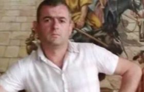 პოლიციის ტოიოტა გაჩერებულ ფორდ ტრანზიტს დაეჯახა - რას ემსხვერპლა შაკო ჯულაყიძე პოლიციის ტოიოტა გაჩერებულ ფორდ ტრანზიტს დაეჯახა - რას ემსხვერპლა შაკო ჯულაყიძე