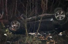 "მანქანა ხეს შეასკდა, ცოლი დაიღუპა" - ავარია ჭალადიდთან "მანქანა ხეს შეასკდა, ცოლი დაიღუპა" - ავარია ჭალადიდთან