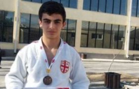 შილდაში მანქანა 16 წლის ძიუდოისტს დაეჯახა და ადგილზე მოკლა შილდაში მანქანა 16 წლის ძიუდოისტს დაეჯახა და ადგილზე მოკლა