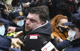 ექსპო-ჯორჯიასთან აქციაზე ნიკა ნარსია დააკავეს ექსპო-ჯორჯიასთან აქციაზე ნიკა ნარსია დააკავეს