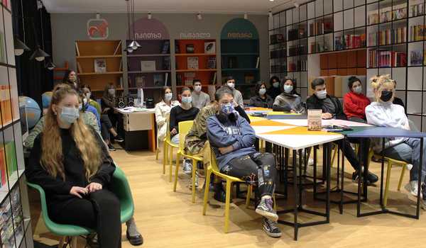 საქართველოს ბანკის მხარდაჭერით მოწყობილ იდეათეკებში საგანმანათლებლო შეხვედრები იწყება