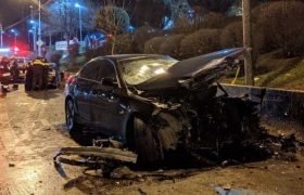 თბილისში სანაპიროზე ტოიოტა ბმვ-ს დაეჯახა