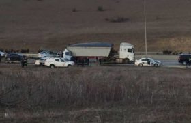 გორის გვირაბთან ევაკუატორი ტრაილერს შეასკდა - მძღოლი ადგილზე დაიღუპა გორის გვირაბთან ევაკუატორი ტრაილერს შეასკდა - მძღოლი ადგილზე დაიღუპა