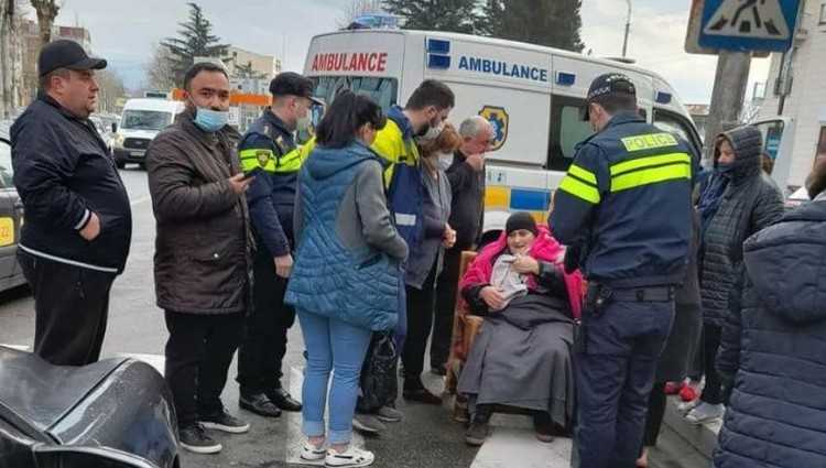 ქუთაისში ქვეითს მანქანა დაეჯახა