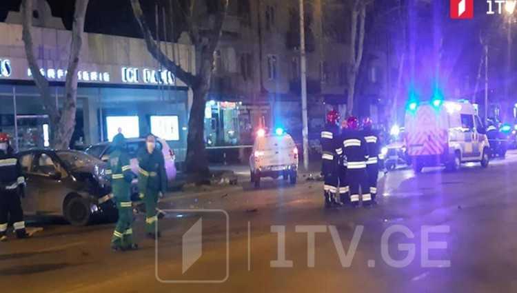 თბილისში წერეთელზე 3 ადამიანი დაიღუპა - 2 მანქანა ერთმანეთს შეასკდა