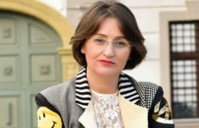 "მარჯანიშვილის მეტროსთან კაცი გდია ძირს, გაყინულია და არყის სუნი ასდის..." - რას იხსენებს ნანა აკობიძე