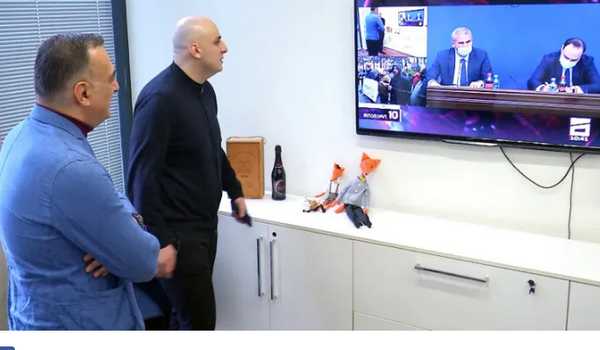 ნიკა მელია - „ოცნების“ წევრები ხელის ცახცახით მიაჭერენ ღილაკს, მერე  მურუსიძეს დაურეკავენ, რომ მელია არ დაიჭიროს“