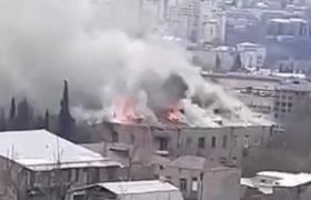 თბილისში ხუდადოვზე სახლი იწვის