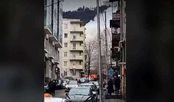 ბესიკის ქუჩაზე საცხოვრებელი სახლი იწვის