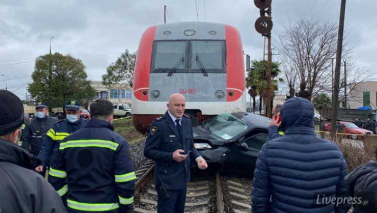 მანქანას, რომელსაც მატარებელი დაეჯახა, ზუგდიდის საკრებულოს წევრი სალომე ფაცაცია მართავდა