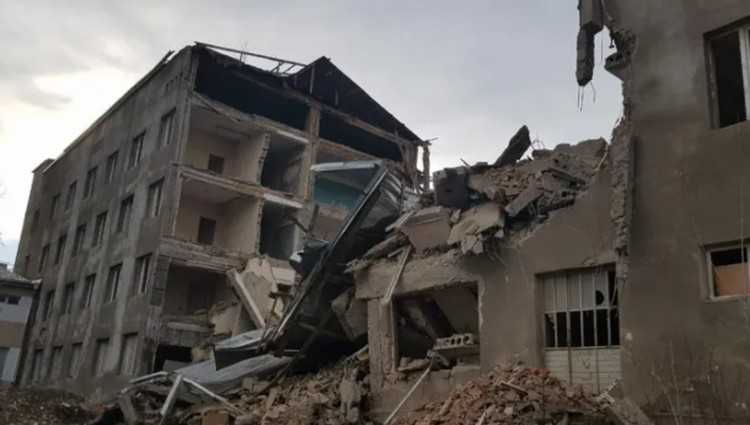 გორში ყოფილი საავადმყოფო ჩამოინგრა