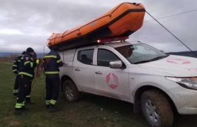 გორთან მტკვარზე ხელოვნურ კუნძულზე 6 მწყემსი ჩარჩა გორთან მტკვარზე ხელოვნურ კუნძულზე 6 მწყემსი ჩარჩა