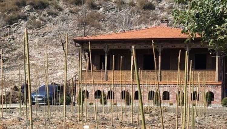 გახარია სამეგრელოში ჩავიდა - მის სახლთან მუხურში სამთავრობო დაცვა დგას