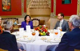 სალომე ზურაბიშვილს გიორგი რურუას გათავისუფლება დღესვე შეუძლია - რაზე საუბრობენ ვახშამზე პრეზიდენტთან სალომე ზურაბიშვილს გიორგი რურუას გათავისუფლება დღესვე შეუძლია - რაზე საუბრობენ ვახშამზე პრეზიდენტთან