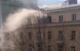 პეკინის 36-ში სახლი იწვის პეკინის 36-ში სახლი იწვის