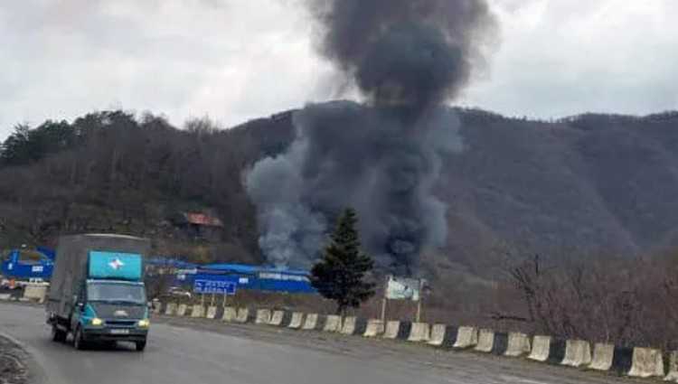 სოფელ ხევთან ჩინური კომპანია იწვის