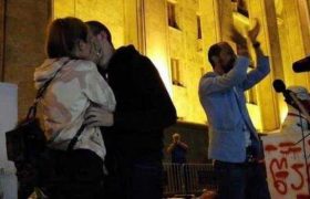 „იმდენი ხანი ვიცრემლებოდი, ისე გამითბა გული...“ - გიგა მაქარაშვილი აქციაზე შექმნილ ოჯახზე
