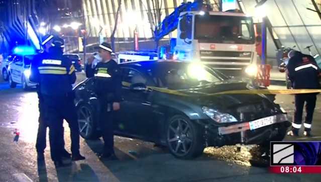 ვაჟა-ფშაველაზე 2 მანქანა დაეჯახა ერთმანეთს - 2 ადამიანი დაშავდა