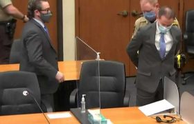 პოლიციელი შოვინი ფლოიდის მკვლელობაში დამნაშავედ ცნეს