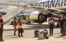 ათენი-ვილნიუსის ბორტი მინსკში იძულებით დასვეს - დაკავებულია ბორტზე მყოფი ბელარუსი ჟურნალისტი