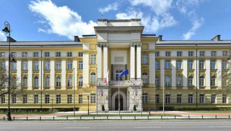 პოლონეთმა ბელარუსის თვითმფრინავებს პოლონეთის თავზე ფრენა აუკრძალა