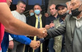 დმანისში დაპირისპირებული მხარეები შერიგდნენ დმანისში დაპირისპირებული მხარეები შერიგდნენ