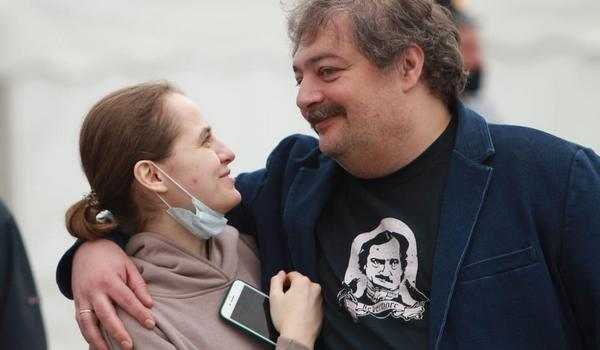 ვინ ცდილობდა იმ ადამიანის მოწამვლას, რომელიც რუს ბავშვებს ჰარი პოტერზე და კარსლონზე ლექციებს უკითხავს