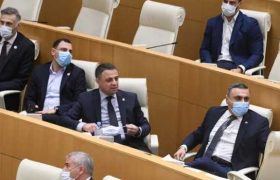 „თქვენ ხართ კლასიკური ნიმუში, მეტრი და მასწავლებელი ღალატის“ - ალუდა ღუდუშაური გუბაზ სანიკიძეს