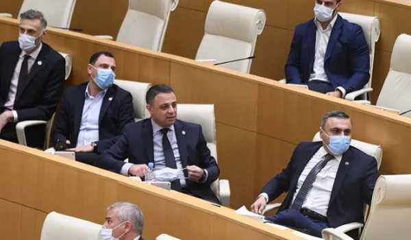 „თქვენ ხართ კლასიკური ნიმუში, მეტრი და მასწავლებელი ღალატის“ - ალუდა ღუდუშაური გუბაზ სანიკიძეს