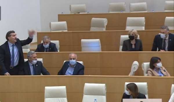 "ბიჭო,  ვერც შენი მასით და ვერც შენი ყვირილით ვერ შემაშინებ“ - ყაველაშვილი სანიკიძეს