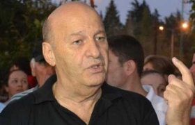 "ქოცები პარლამენტიდან გაიქცნენო, გაიქცნენ კი არა კვატი" - როლანდ ახალაია "ქოცები პარლამენტიდან გაიქცნენო, გაიქცნენ კი არა კვატი" - როლანდ ახალაია