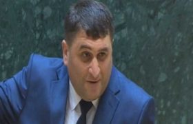 ტარიელ ნაკაიძე ირაკლი ღარიბაშვილს - "მე ქართველი მუსლიმი ვარ, ნებას არ მოგცემთ, მეორეხარისხოვან მოქალაქეებად გამოგვაცხადოთ" ტარიელ ნაკაიძე ირაკლი ღარიბაშვილს - "მე ქართველი მუსლიმი ვარ, ნებას არ მოგცემთ, მეორეხარისხოვან მოქალაქეებად გამოგვაცხადოთ"