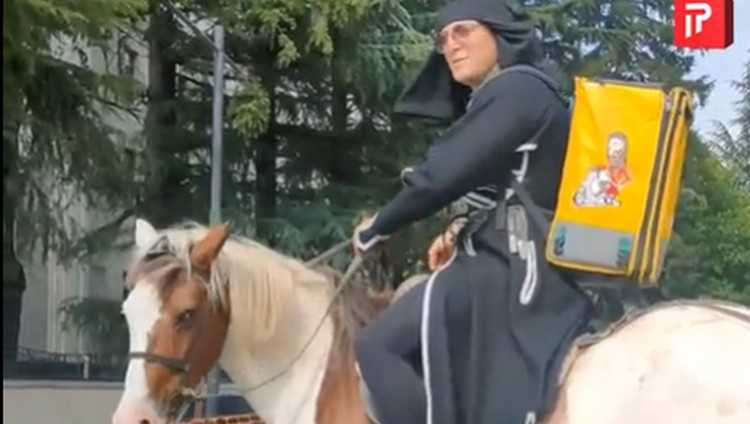 მიტანის სერვისი გურულად - მოტოციკლეტი ცხენმა შეცვალა