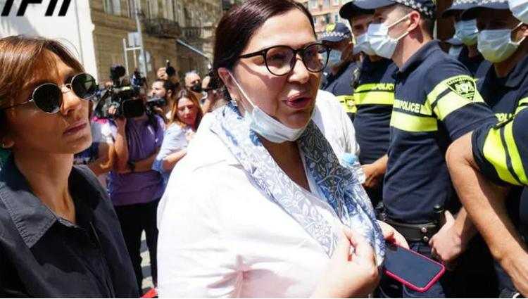 ინგა გრიგოლია - "მასხარა ღარიბაშვილო, თუ მაგარი ხარ, დამიჭირე!"