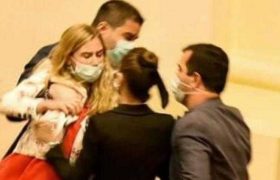 "როგორ მოვიქცეთ, როცა შალვა პაპუაშვილი მოგახტებათ" - ვიკა ბუკია