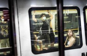 დანიის ავტობუსებში, მეტროებსა და მატარებლებში პირბადის ტარება სავალდებულო აღარ იქნება