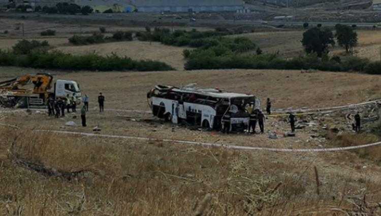 თურქეთში ავტობუსი ამობრუნდა - 14 ადამიანი დაიღუპა