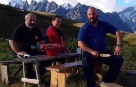 "დედაც წავიდა, დათო და ზურა გამყრელიძეებს შეუერთდა მარადისობაში... მათი ერთად დაკრძალვაც კი ვერ მოხერხდა" - მარი ჩიტაია