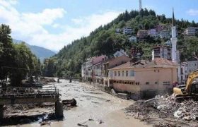 წყალდიდობა თურქეთში - 81 ადამიანია დაღუპული