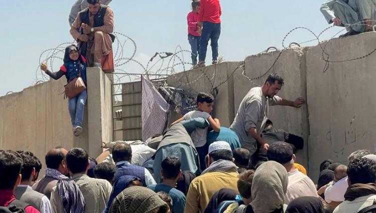 ჭყლეტვა ქაბულის აეროპორტთან - 17 ადამიანი დაშავდა