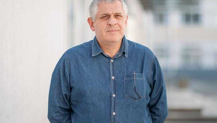 პირველი სკოლა დირექტორ გიორგი შავლაძეს აუჯანყდა - "სკოლის დამლაგებელი ცემა"
