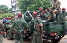 გვინეის პრეზიდენტი სამხედროებმა დააკავეს